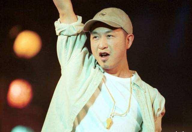 1994年,一首《大中国》让他一炮而红,却在34岁时不幸因病去世