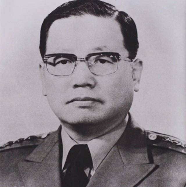 1979年10月26日全斗焕篡权纪实:判死刑,改无期,被特赦_朴正熙_金载圭