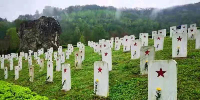 寻找了80年的亲人,居然在论坛照片中看到他的墓碑_革命_烈士_根据地