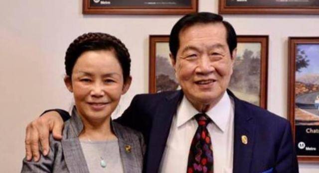 发妻去世16个月,80岁华人神探李昌钰,再娶62岁扬州女富商