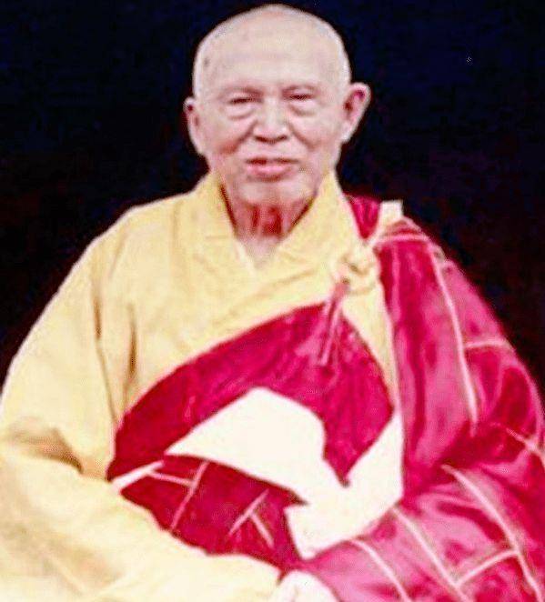 馨扬法师看着房内一行人,还没问是谁要见自