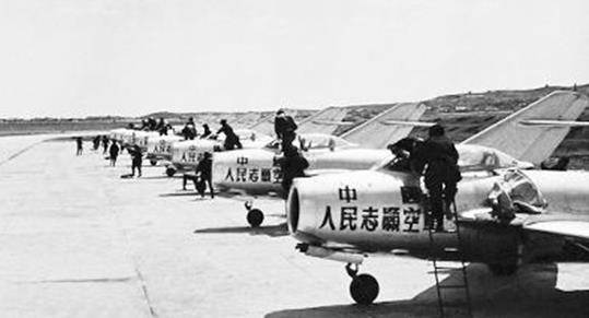 我军空军成立的第一场战争就是与美国空军展开较量随着朝鲜战争的
