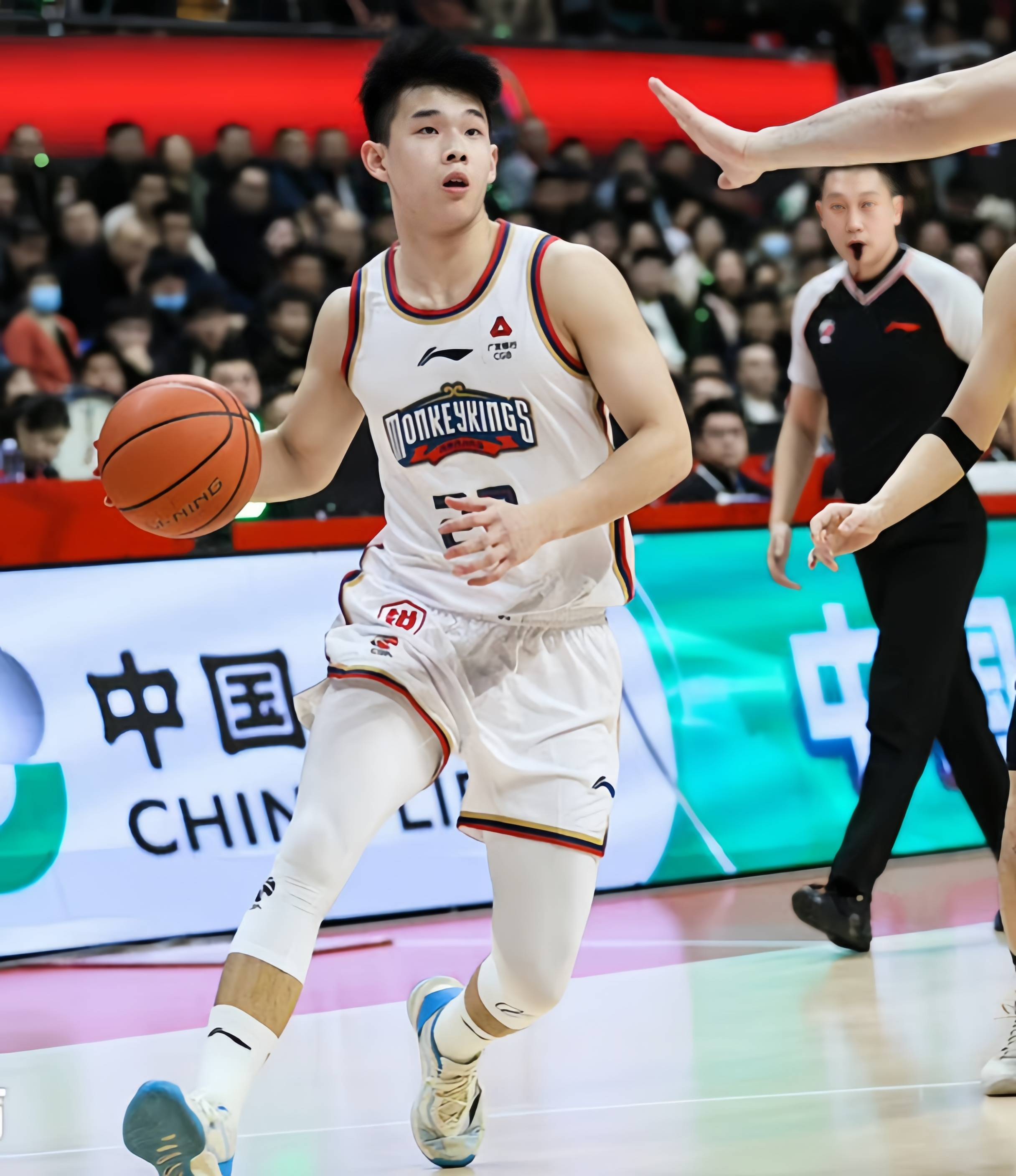 中国男篮6大后卫!赵继伟成就最高,胡明轩起点高,2大00后很强势