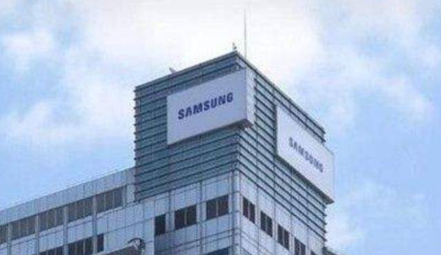 李在閒,他的夫人也是李健熙为他精心挑选的韩国大象集团千金林世玲