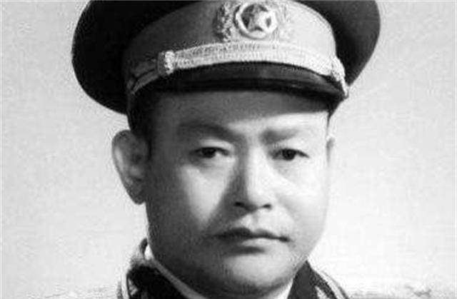 蒙面男子闯入当众扫射,司令额头中弹牺牲_王卓如_黄骅_邢仁甫