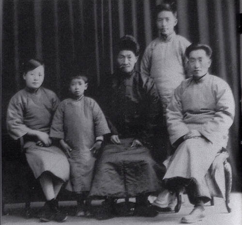 熊庆来新婚不久留下四个字就走了,熊老夫人:去逝前他还在写检查