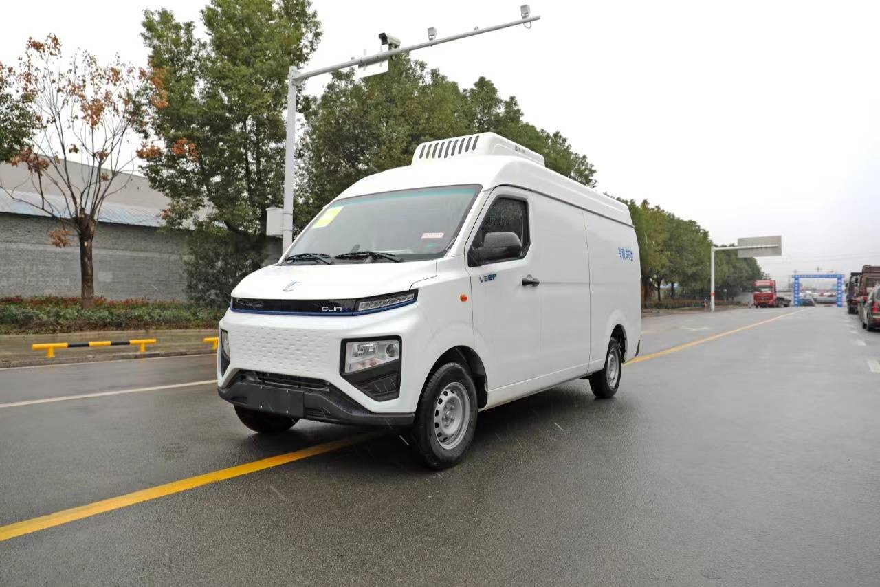 xps保温板底盘配置:液晶仪表盘,倒车雷达,eco节能开关,遥控钥匙,电动