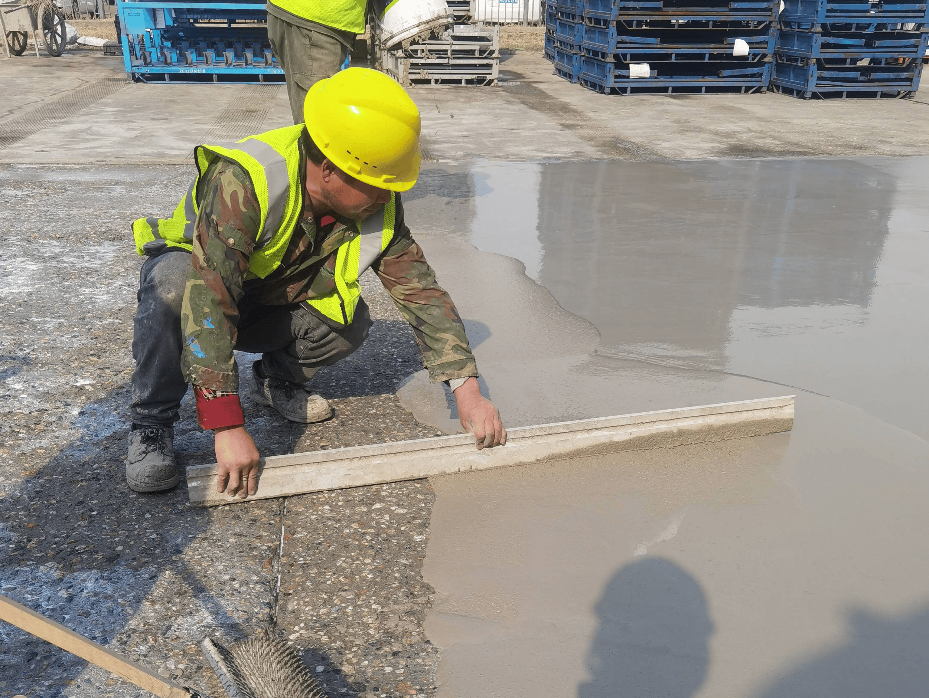 路面破损轻松修复,薄层修补砂浆施工秘籍全揭秘!