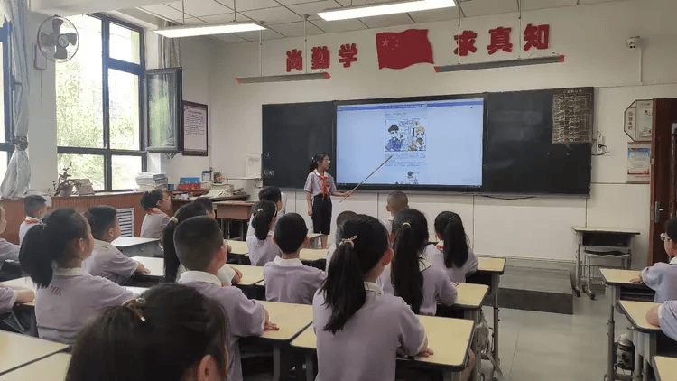 电动车进楼道 生命安全无保障!众纺路小学三年二班举办安全教育班会