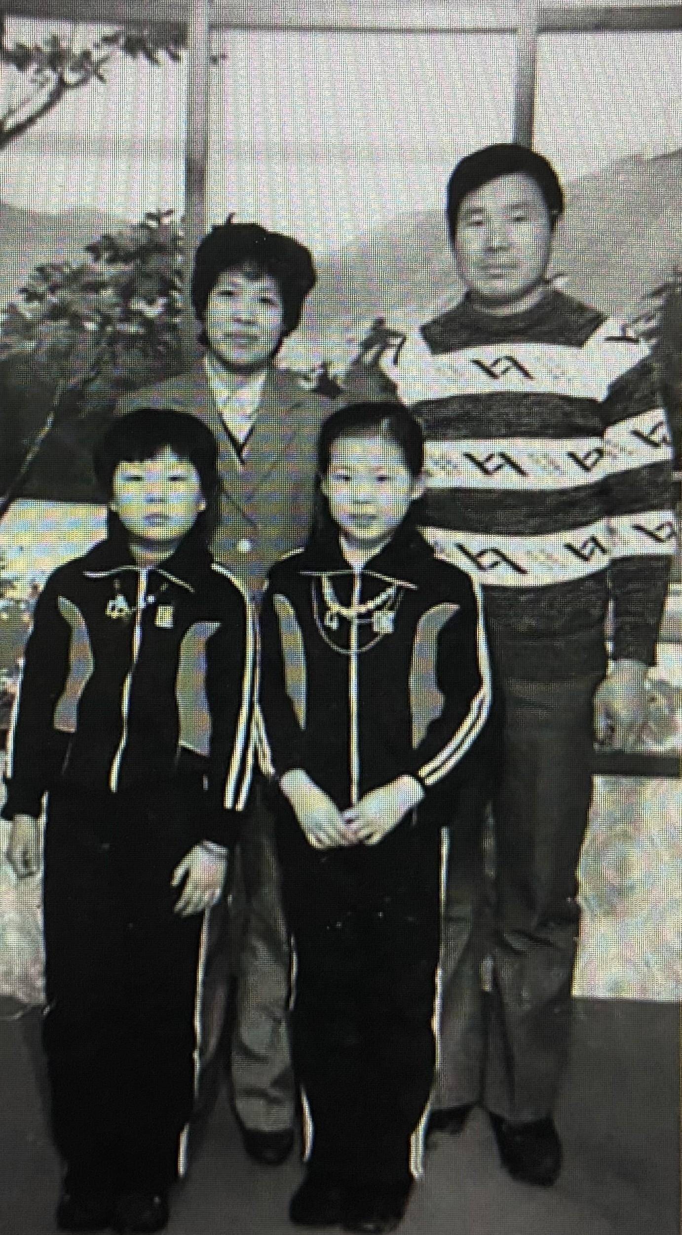 苏桂兰不喜欢吃鱼,付忠喜就跑到后山打野味.