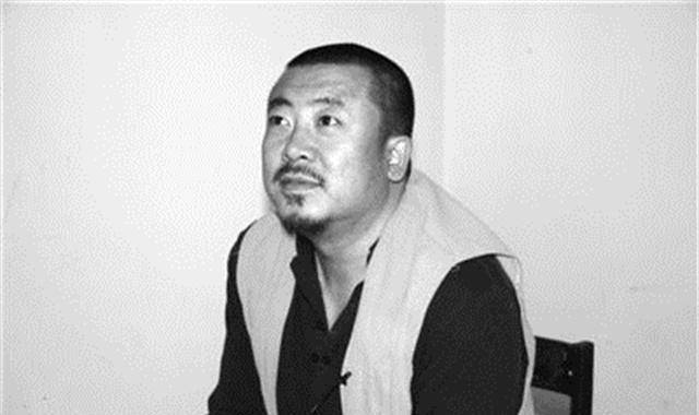 2011年,瘫痪刑警看《潜伏》时大喊:是他害的我,不久后演员被捕