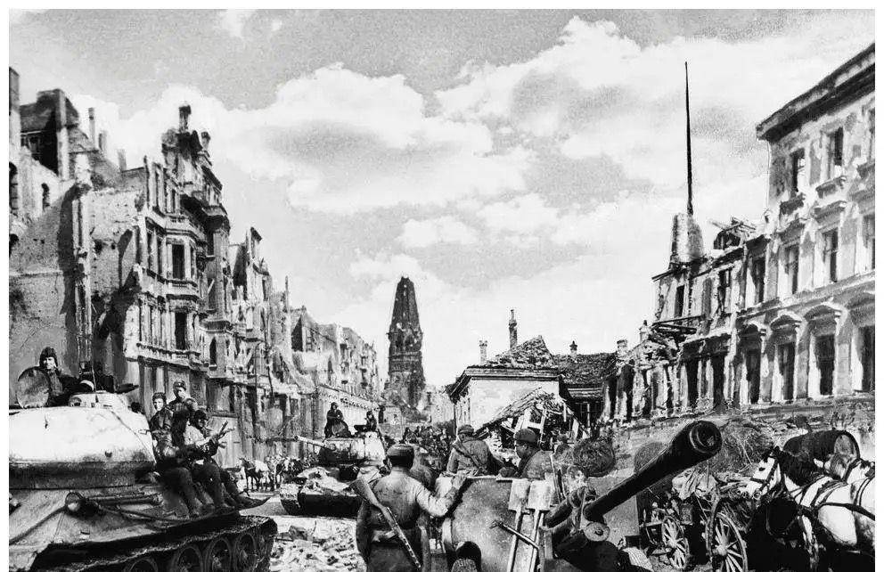 狙神瓦西里,击杀了400多名敌人,其中还包括30名狙击手