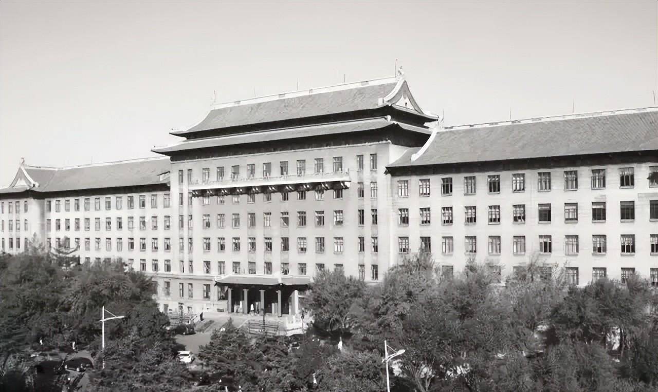 烈士彭雪枫之子报考哈军工,没有被录取,张爱萍:政审不合格