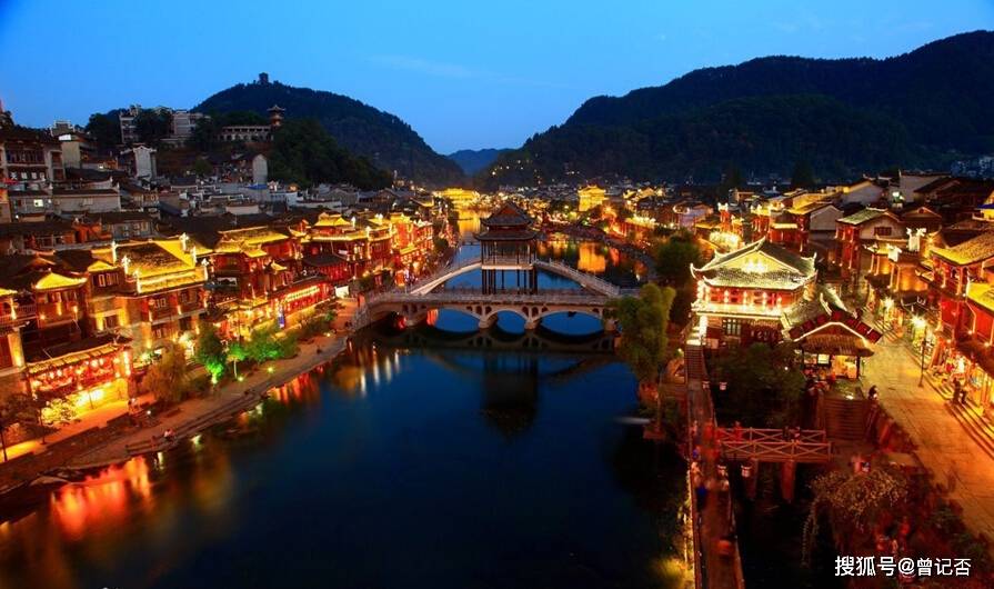 曾记否,中国十大最美古镇,令人惊艳的水乡夜景!