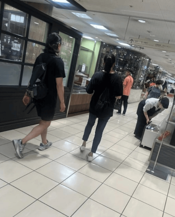 郑伊健夫妇日本低调现身，蒙嘉慧素颜出镜，真实美态引赞叹-郑伊健与蒙嘉慧什么时候结婚