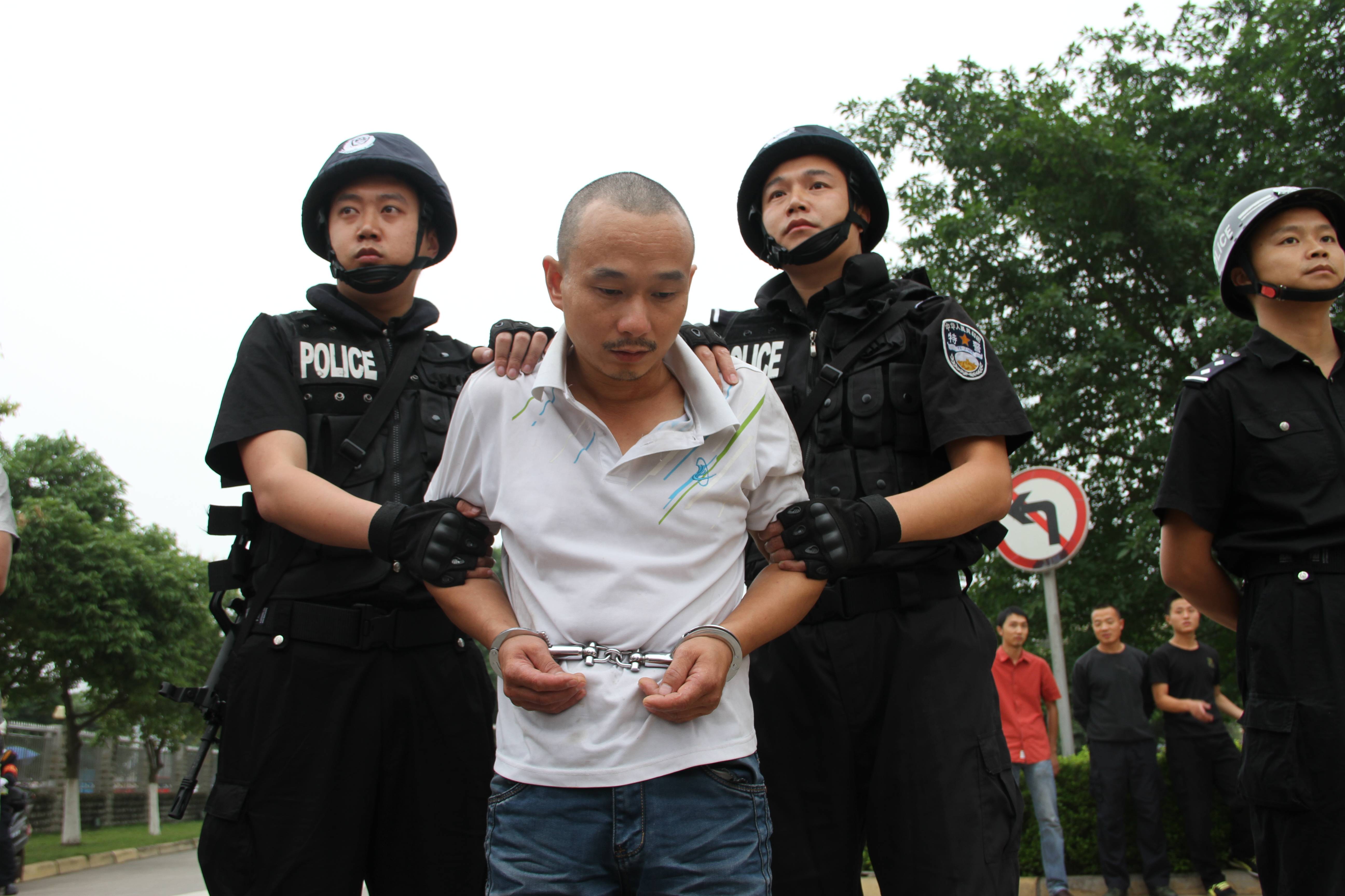 迷雾重重 "罪犯"三次被抓却三次被放 症结到底在哪里