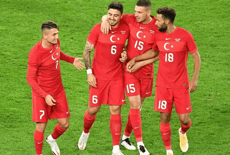 今日足球推荐 国际赛 波兰vs土耳其 "红白军团"虐杀"新月军团"?