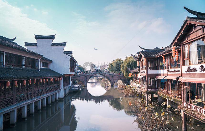 烟雨之中的南方小城