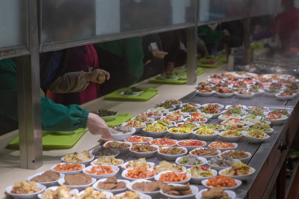 湟里高中食堂图片