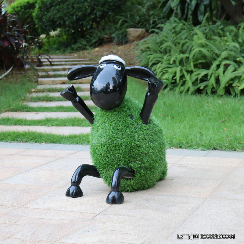 玻璃钢草皮羊仿真动物雕塑 户外公园草坪装饰小品