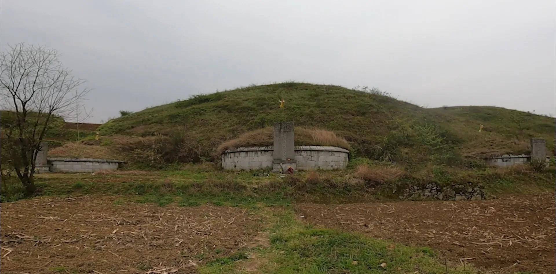 永历皇帝墓永历帝等人被吴三桂所害之后,扶纲得知消息便带人来到昆明