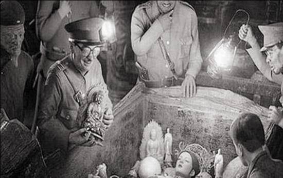 孙殿英盗掘慈禧墓细节:刺刀划脸,敲碎牙_东陵_珍珠_宗昌