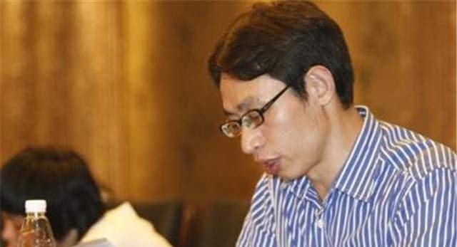 再看汶川地震中的"范跑跑"事件,"为人师表"的他该被指责吗?