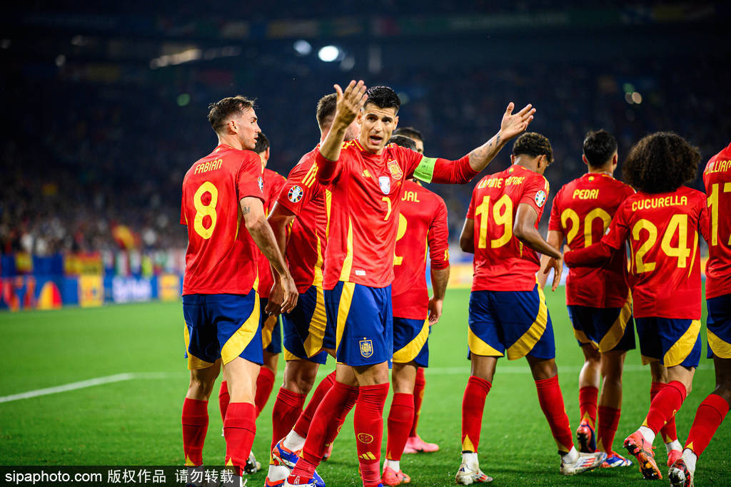 欧洲杯-多纳鲁马尽力局西班牙1-0意大利头名出线