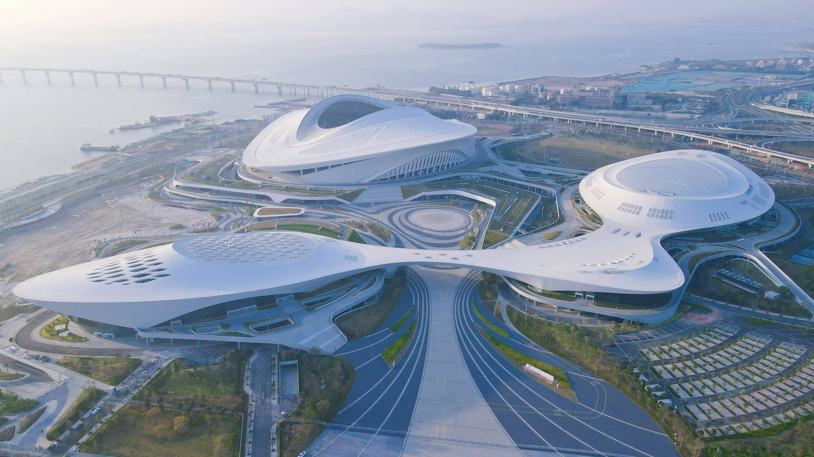 闪亮登"鹭",厦门新体育中心全面交付