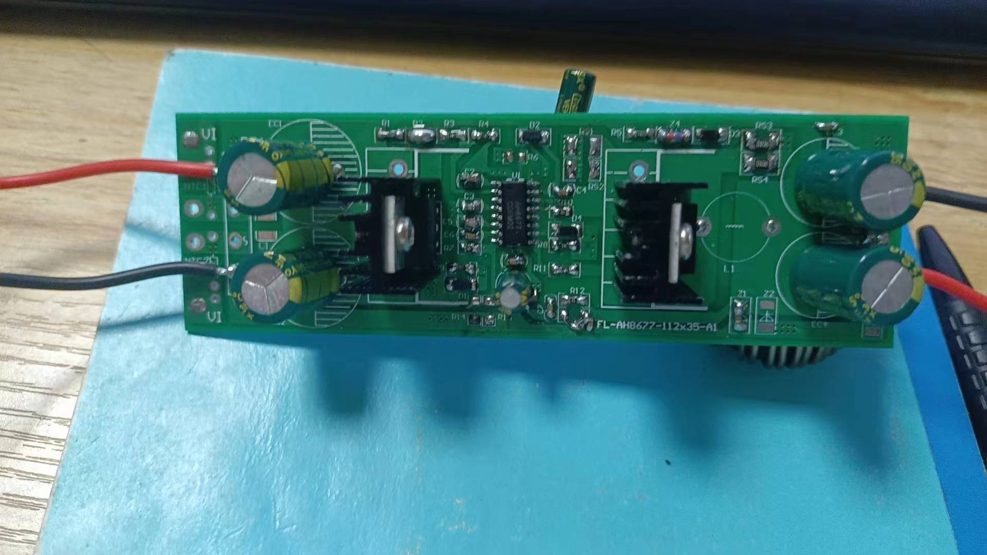 ah8677输入120v转12v/30a大电流降压同步整流芯片