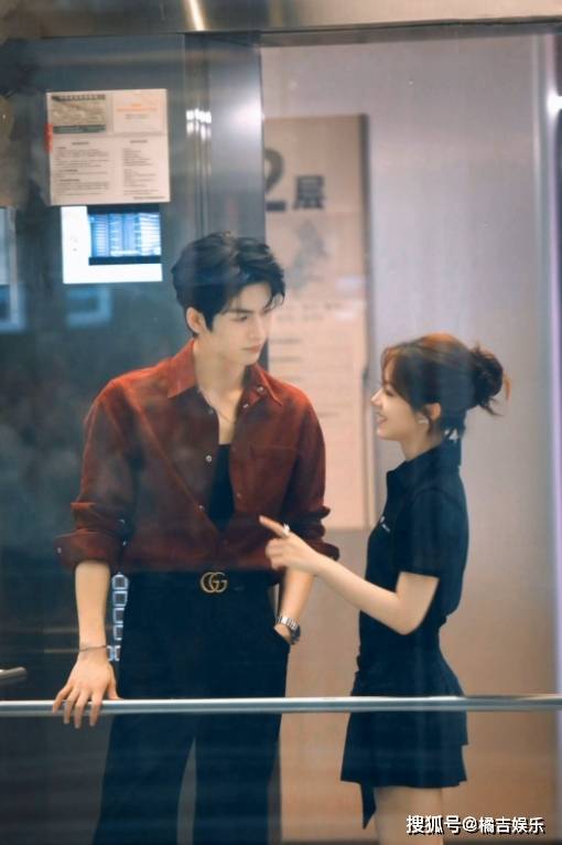赵今麦张凌赫，二搭樱桃琥珀，拍摄周期为110天-关于赵今麦的视频