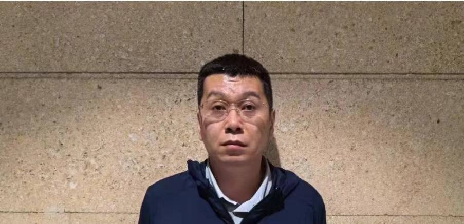 昆明公安:认识这个男人,请立即联系警方!