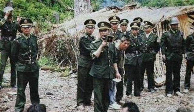 不仅要建立国家,还妄想把老蒋收入自己麾下_张清安_皇帝_巴中县