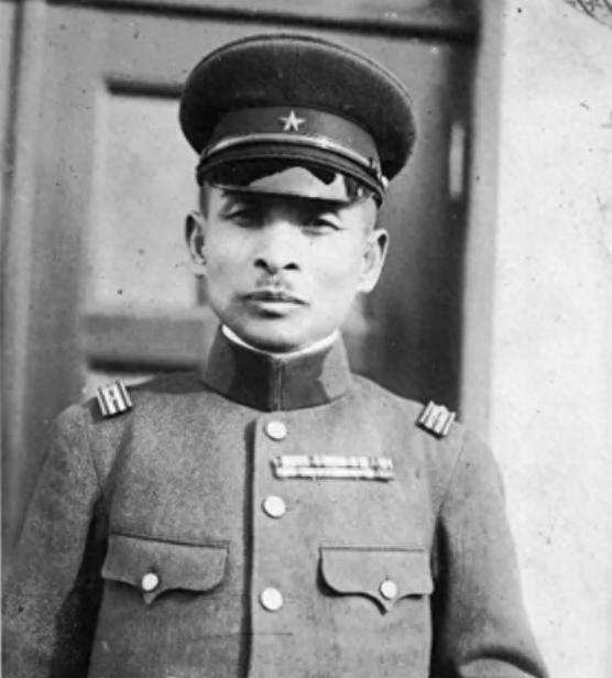 44年张德能率四万国军过湘江,淹死五千,蒋介石:有失戎机,枪决