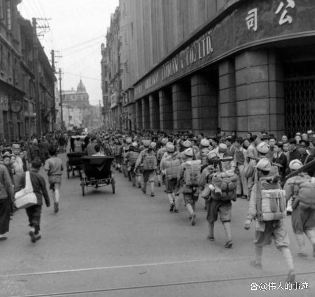 黄金荣晚年扫大街图片图片