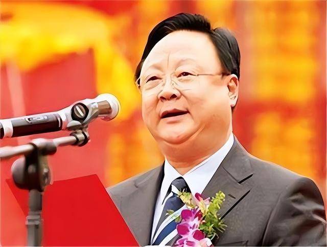 那位卖光国企,顶着"陈卖光"名号的年轻市长,后来怎么样了?