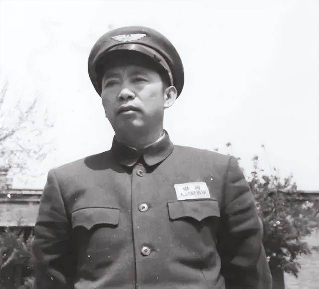 会上刘司令员发扬军事民主,鼓励大家发表意见,更加深入地认识了美军无