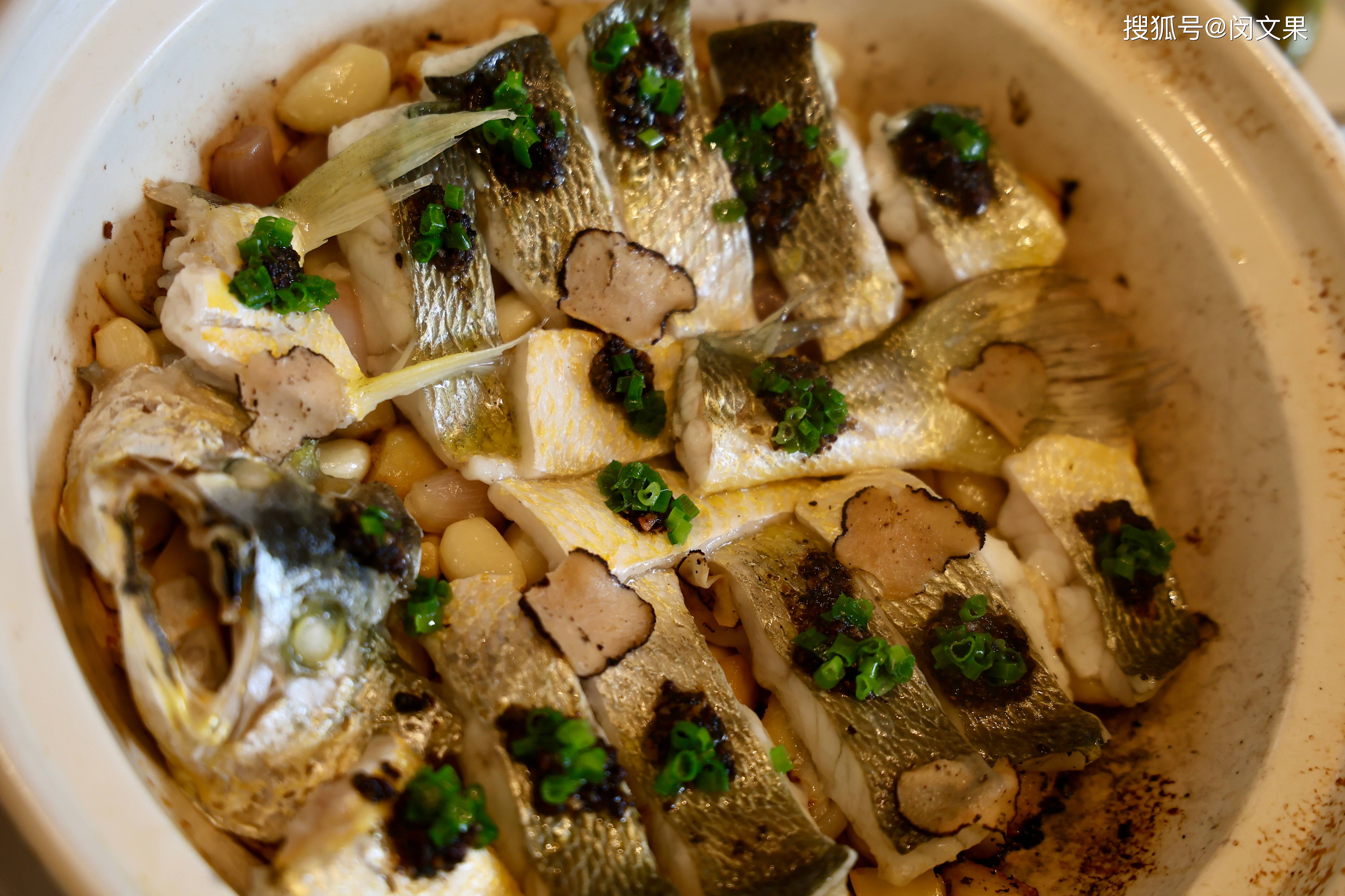 泉州泰禾洲际酒店,直接把蟳埔村簪花搬进了大堂!餐饮也表现优秀!