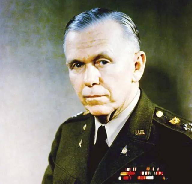 事实上马歇尔是美国著名的军事家和政治家,曾经在美国军队以及白宫