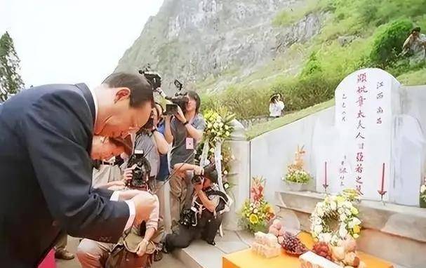 为了将"两蒋"移灵大陆,说的三句话感动国人_蒋孝勇_蒋经国_蒋介石