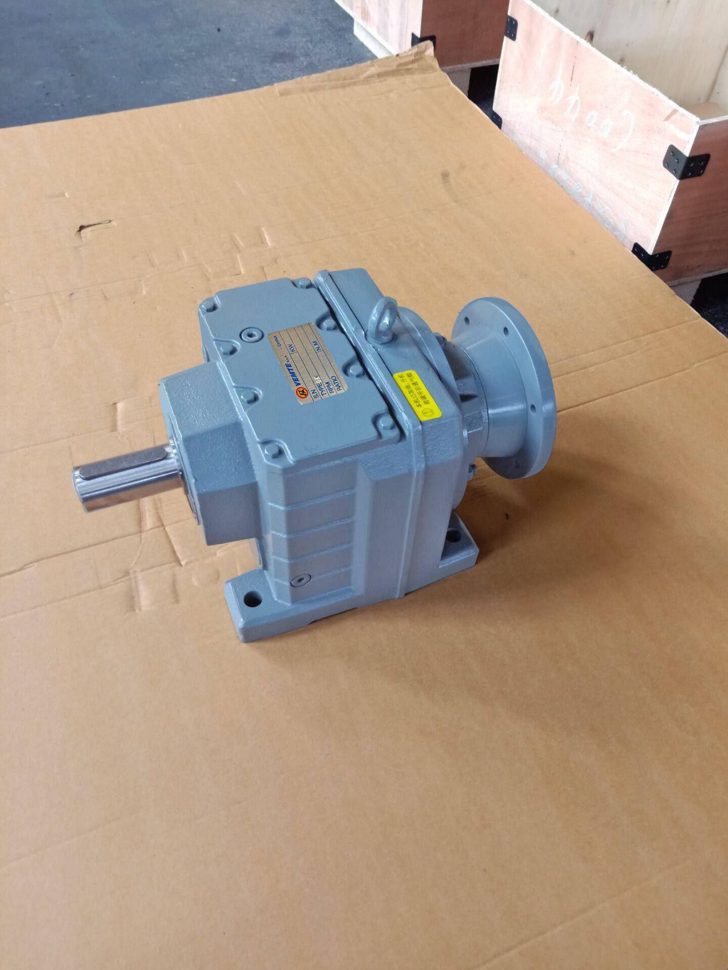 r147fad底脚轴伸式减速机要调整间隙