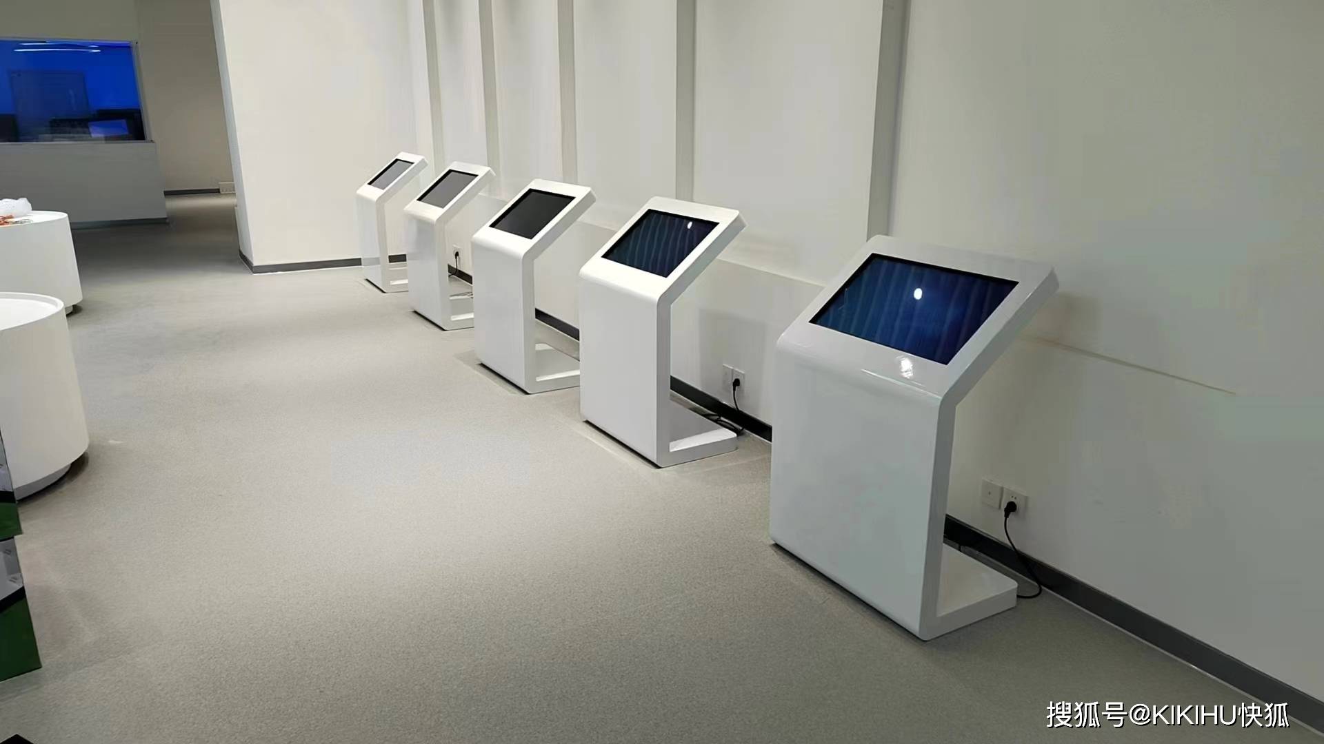 kikihu快狐品牌k型触摸屏一体机在500强企业展厅一展风采