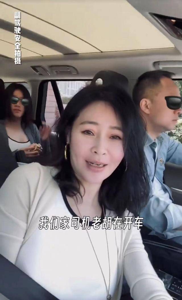 纪实于明加结婚13年,只生孩子不做饭,丈夫一家人把她宠成"宝"