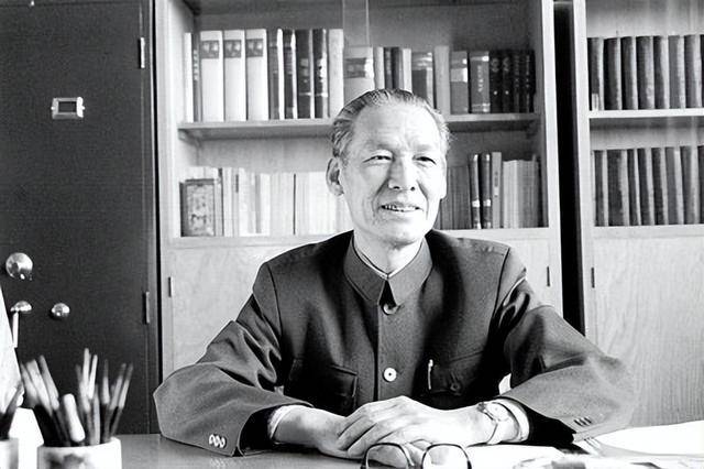 他曾任公安部部长,主持1983年"严打"抓多名高干子弟,活到96岁