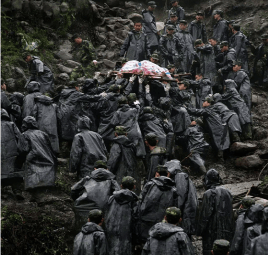 汶川大地震救援行动图片