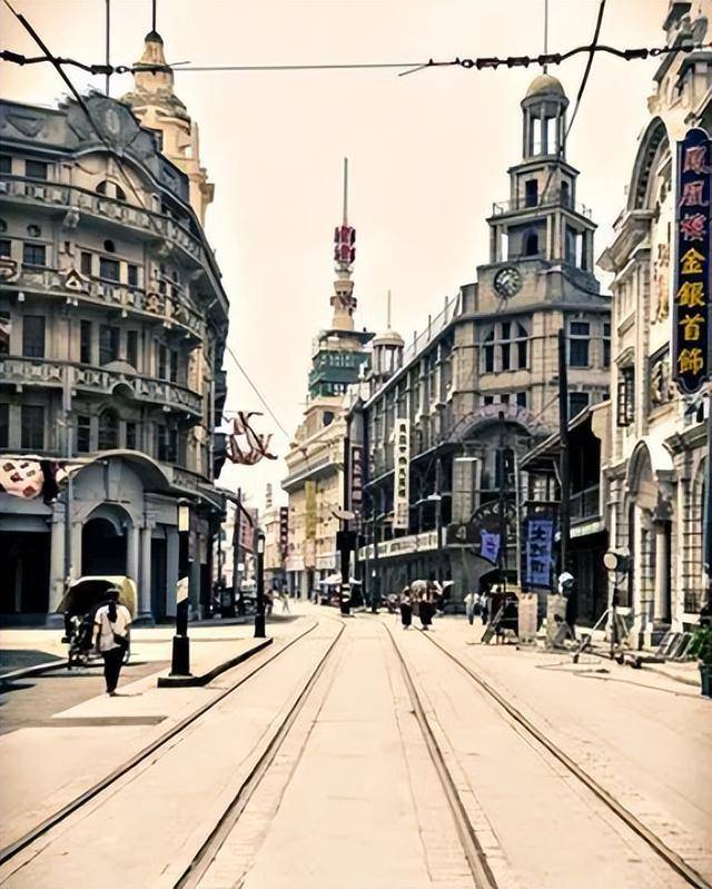 解放军上海入城仪式,遇外国人开车拦路,陈毅大怒:先抓