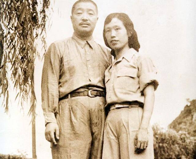 元帅夫人被授予军衔,都是谁,担任什么职务_林月琴_汪荣华_刘伯承