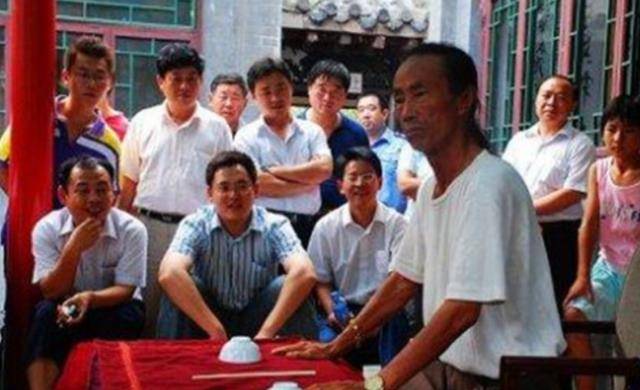 河北"鬼手"王保合:年近70岁,用3球2碗,为家乡赢李嘉诚