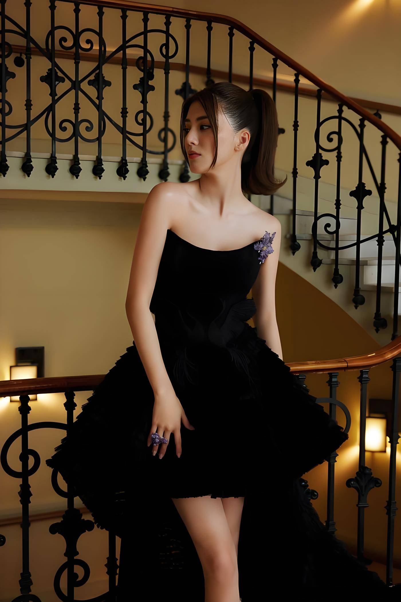 吴千语写真惊艳来袭!身材小巧,前凸后翘 ,极品得不要不要的!