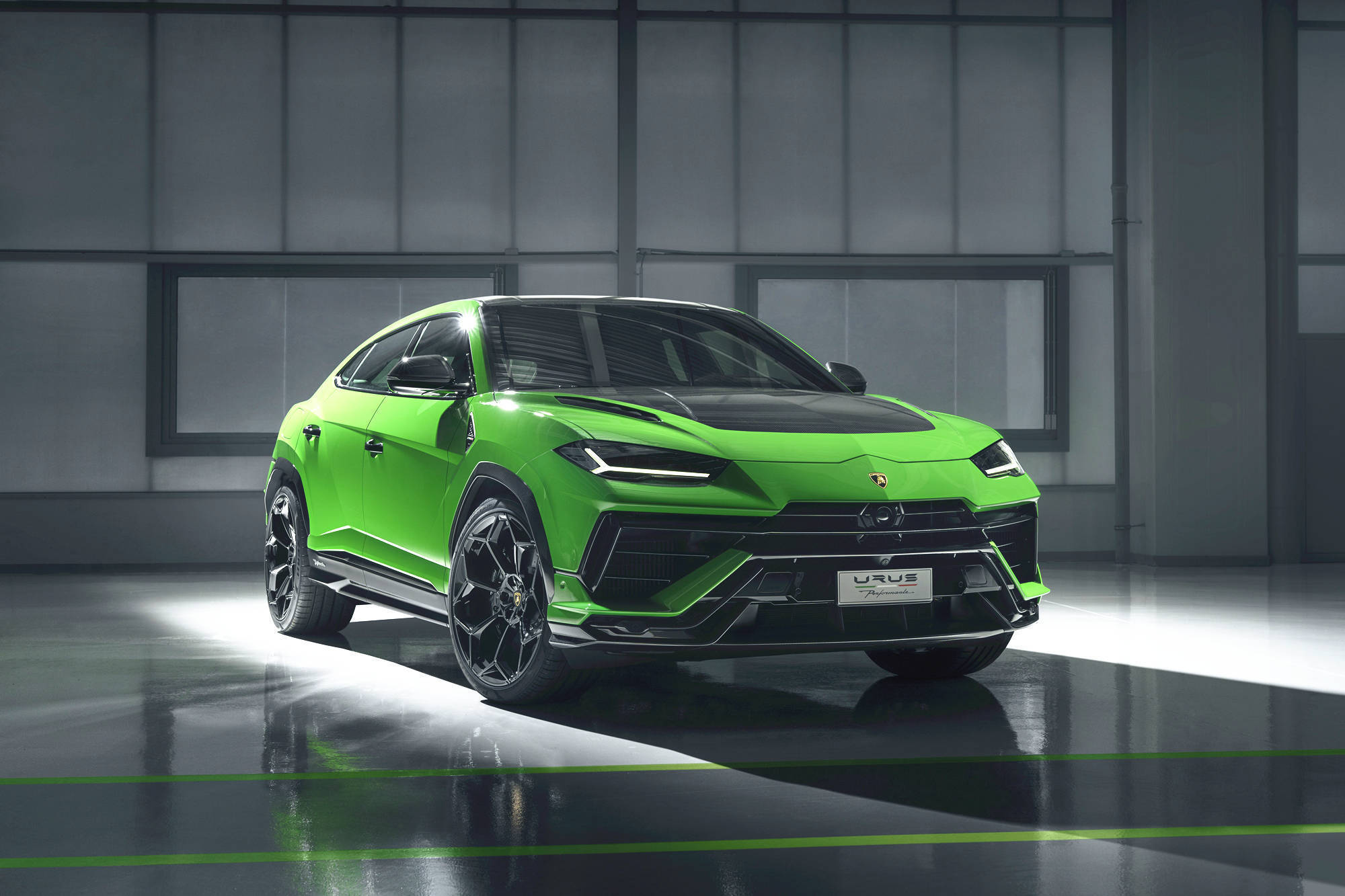 兰博基尼2024上半年销量创历史新高